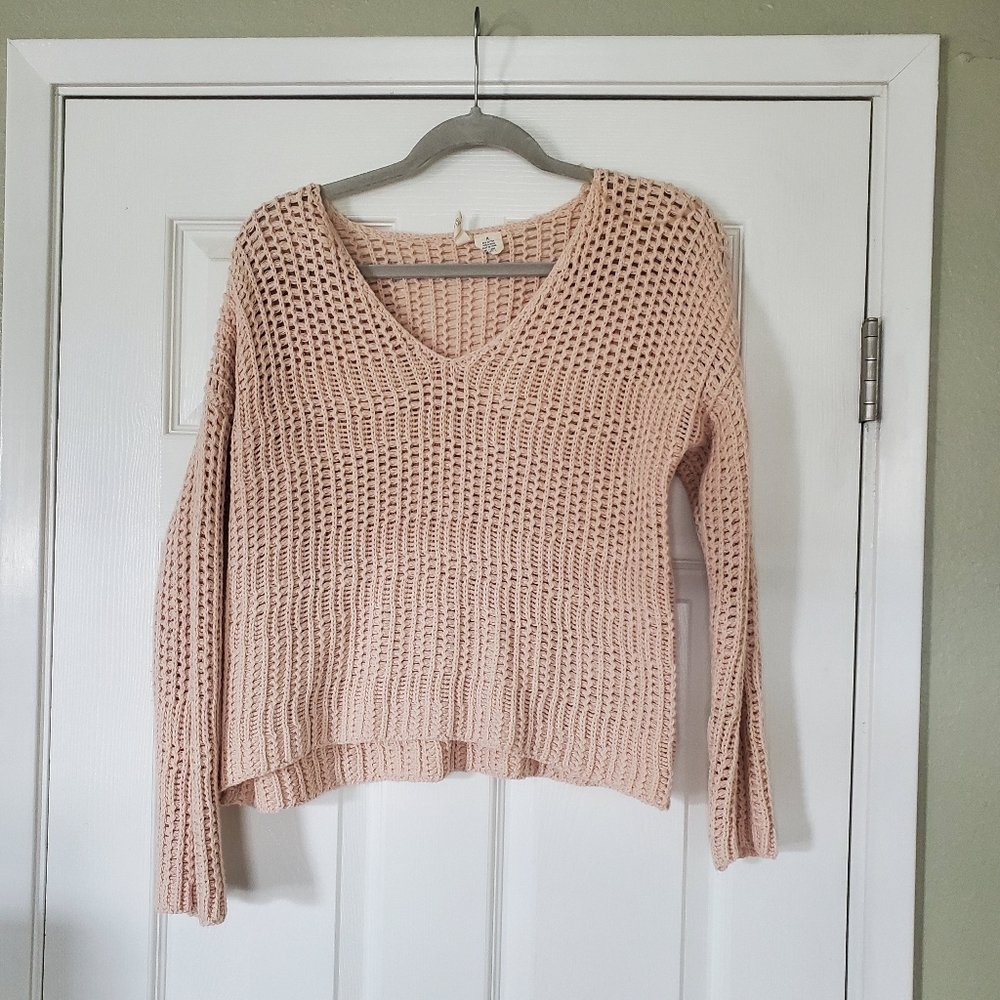 Crochet v neck long sleeve top